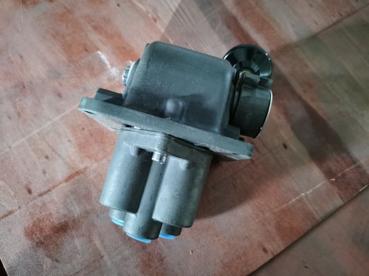 XJ750改修の装備の予備品の三位四方弁P59335