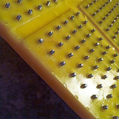 ロータリーテーブル滑り止めマット 素材 PU 引張強度 45 MPa 使用場所：掘削プラットフォーム