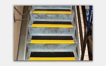 FRPは非産業マットを入れる